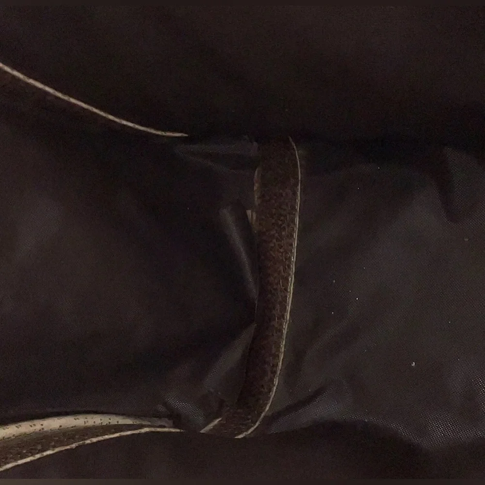 Authentic Vintage Gucci Clutch. Fair condition - Picture 7 of 11